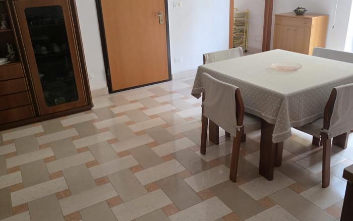 VENDITA INTERO STABILE RISTRUTTURATO